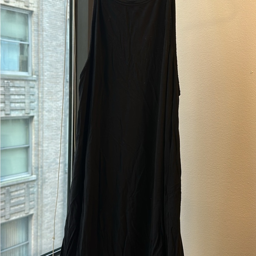 Black Sleeveless Dress